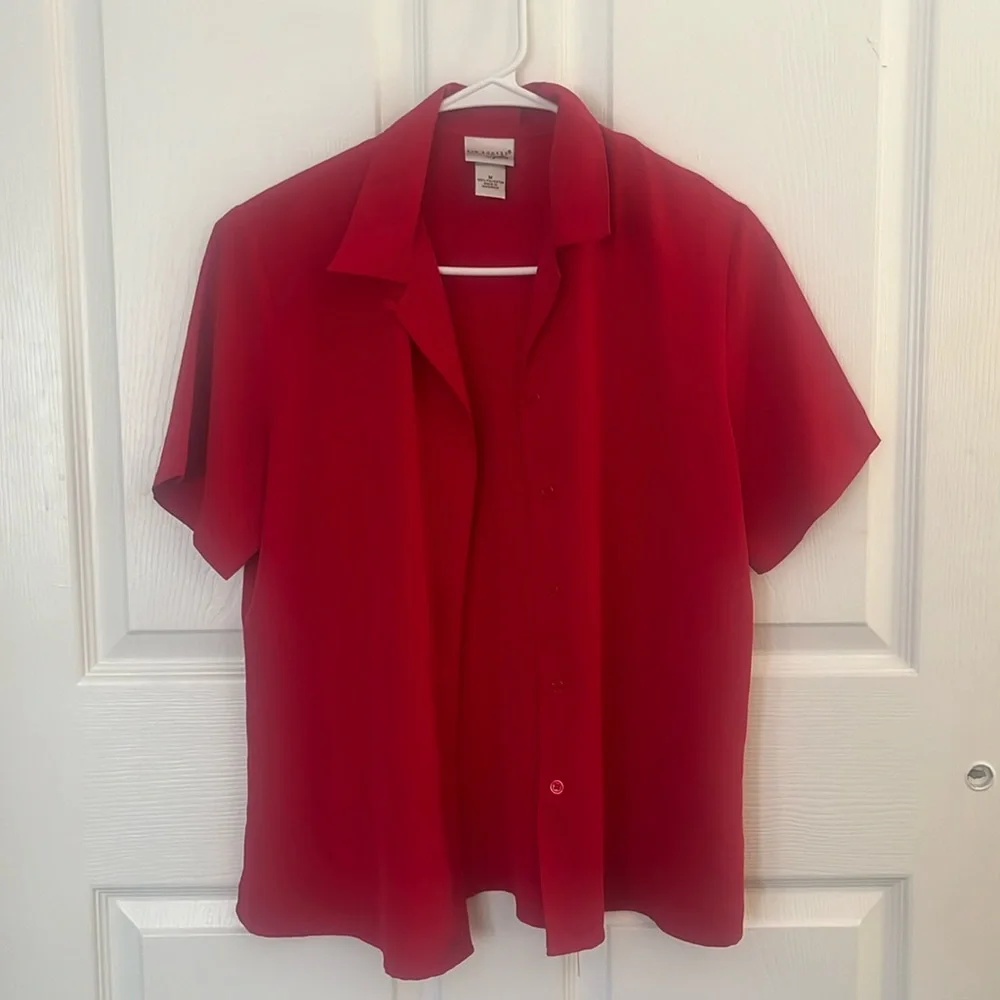 Red blouse - Picture 1 of 3